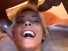 'Nikky Blond Fucking Pussy'