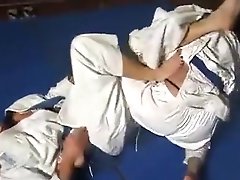 women judo match